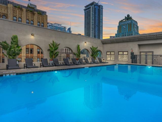 2 BR, 2 BA Apartment 1026 S Broadway Unit 533, Los Angeles, CA 90015