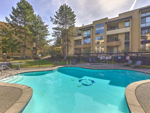 2 BR, 2 BA Apartment 10290 NE 12th St Unit D307, Bellevue, WA 98004