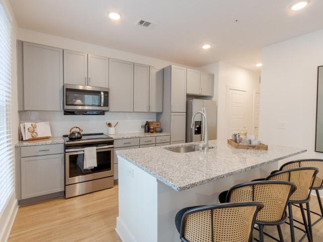 2 BR, 2 BA Apartment 102 Sottile St Unit 03 404, Charleston, SC 29403