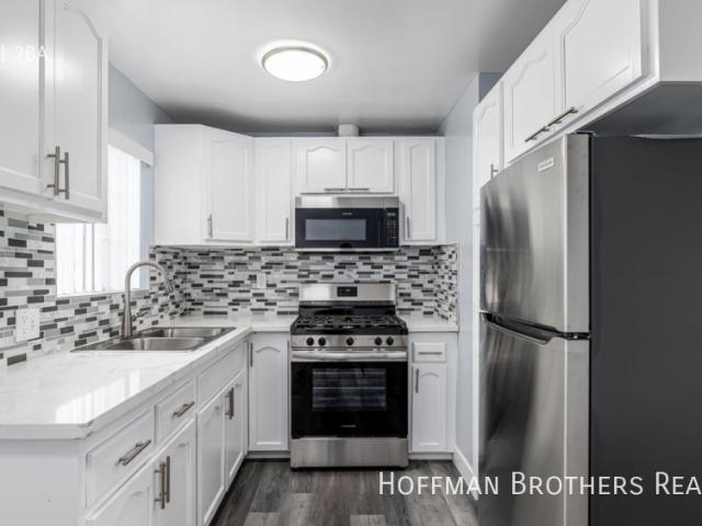 2 BR, 1 BA Apartment 1032 Normandie Ave, Los Angeles, CA 90006