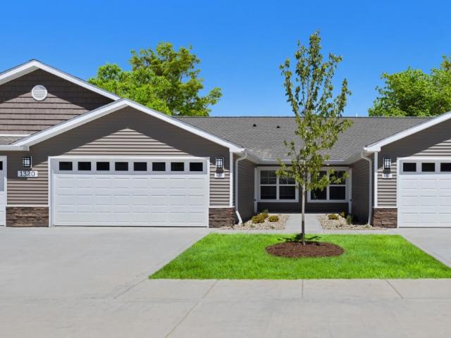 2 BR, 2 BA Apartment 1036 Laceflower Drive Unit 1143BB, Crystal Lake, IL 60014