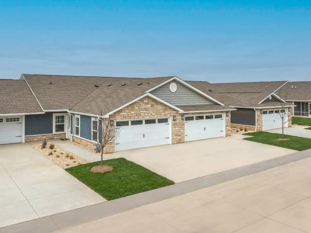 2 BR, 2 BA Apartment 1036 Laceflower Drive Unit 1147KK, Crystal Lake, IL 60014