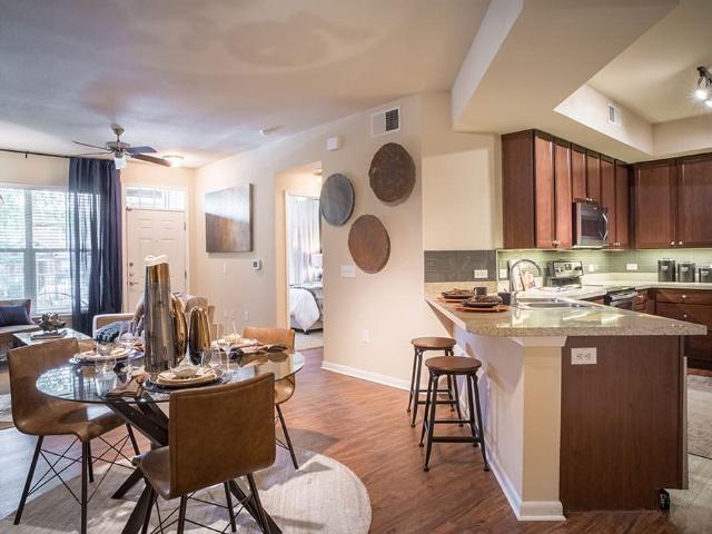 2 BR, 2 BA Apartment 10422 Huebner Rd Unit 306, San Antonio, TX 78240