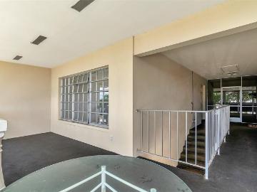 2 BR, 2 BA Apartment 1049 Northwest 30th Court, Wilton Manors, FL 33311
