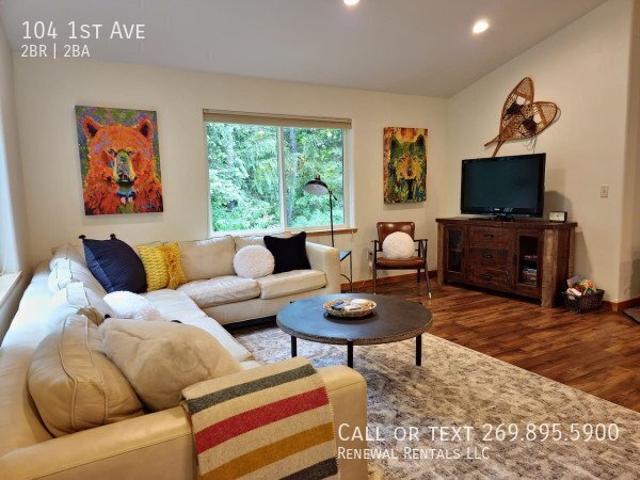 2 BR, 2 BA Apartment 104 1st Ave, West Glacier, MT 59936