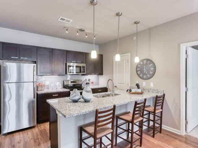 2 BR, 2 BA Apartment 1050 Jefferson St Unit 7214, Kansas City, MO 64105