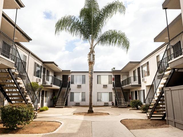 2 BR, 2 BA Apartment 1050 Peach Ave Unit 15, El Cajon, CA 92021