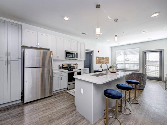 2 BR, 2 BA Apartment 10510 Kings Way Road Unit 1 1 220, Fishers, IN 46037
