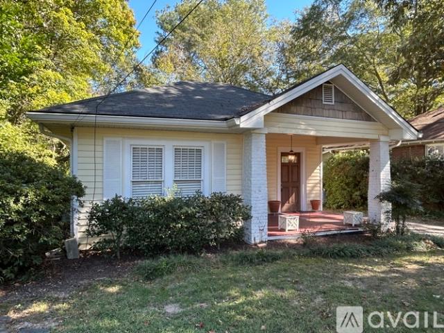2 BR, 2 BA Apartment 1058 Gilbert St SE, Atlanta, GA 30316
