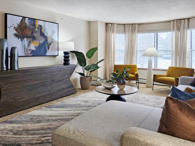 2 BR, 2 BA Apartment 10745 Smetana Road Unit C305, Hopkins, MN 55343