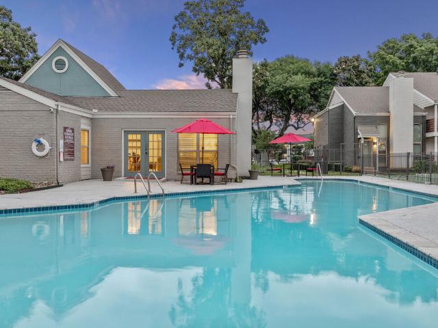 2 BR, 2 BA Apartment 10751 Meadowglen Ln Unit 066, Houston, TX 77042