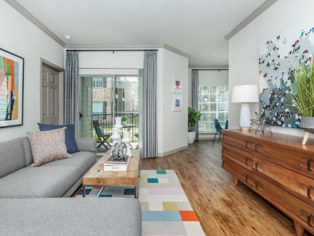 2 BR, 2 BA Apartment 10777 Richmond Ave Unit 811, Houston, TX 77042