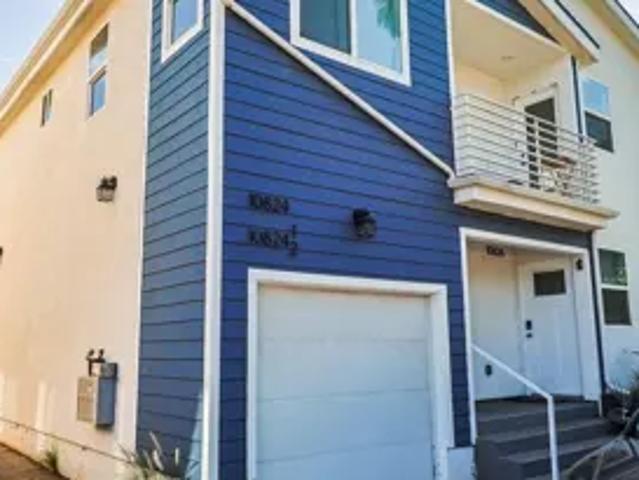 2 BR, 2 BA Apartment 10826 Morrison St, Los Angeles, CA 91601