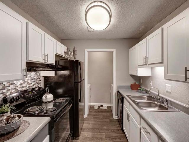 2 BR, 2 BA Apartment 10900 Point South Drive Unit 807D, Charlotte, NC 28273