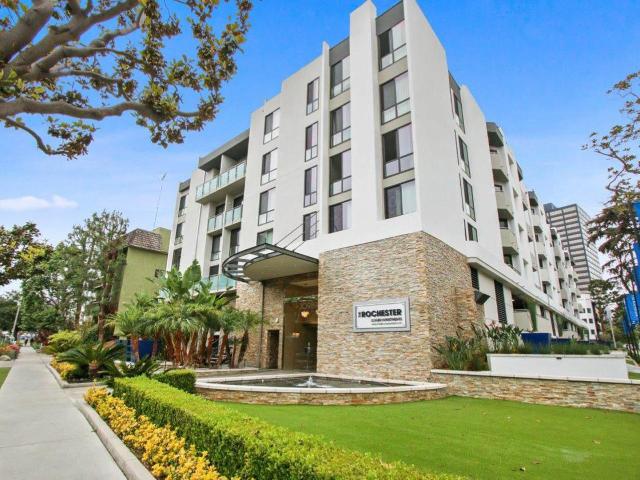 2 BR, 2 BA Apartment 10959 Rochester Ave Unit 204, Los Angeles, CA 90024