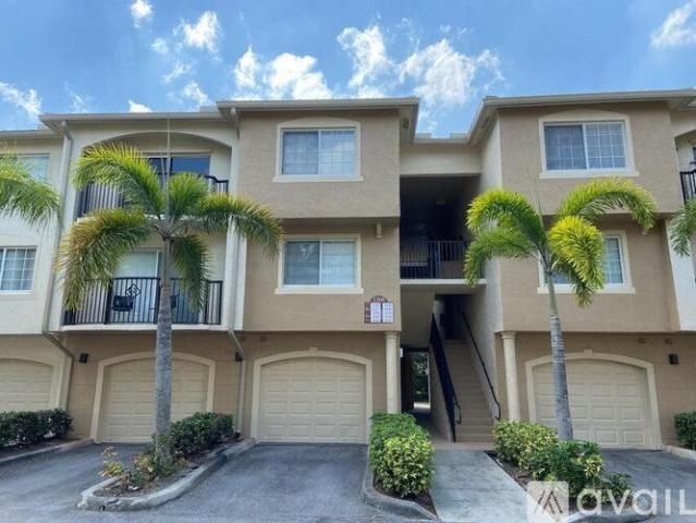 2 BR, 2 BA Apartment 1100 Crestwood Ct S, Unit 1117, Royal Palm Beach, FL 33411