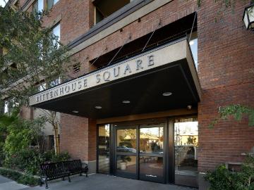 2 BR, 2 BA Apartment 1100 E 33rd Street, Los Angeles, CA 90011