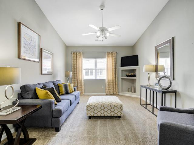 2 BR, 2 BA Apartment 1100 Lenoxplace Circle Unit 1237, Raleigh, NC 27603