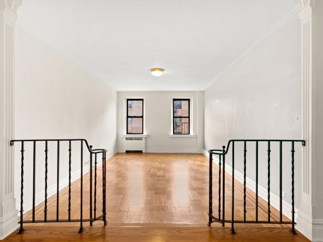 2 BR, 2 BA Apartment 110 Bennett Ave, New York, NY 10033