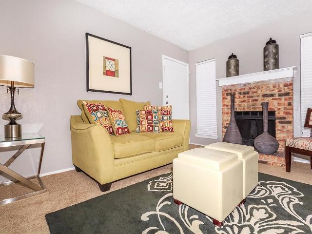 2 BR, 2 BA Apartment 11100 Walnut Hill Ln Unit WH 353, Dallas, TX 75238