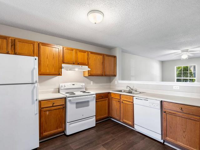 2 BR, 2 BA Apartment 1110 Williamsboro Street Unit 102, Oxford, NC 27565