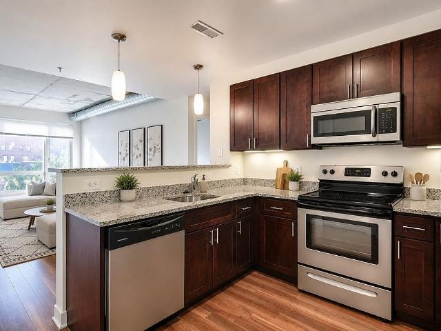 2 BR, 2 BA Apartment 1111 Light Street Unit 0713, Baltimore, MD 21230