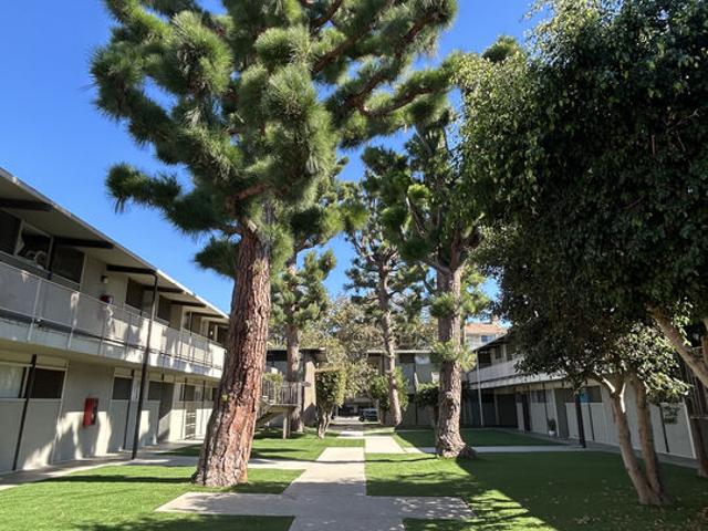 2 BR, 2 BA Apartment 11133 Rose Avenue, Los Angeles, CA 90034