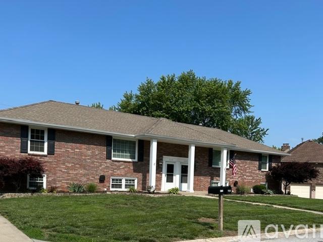 2 BR, 2 BA Apartment 1113 NW 6th St, Unit 1113, Blue Springs, MO 64014