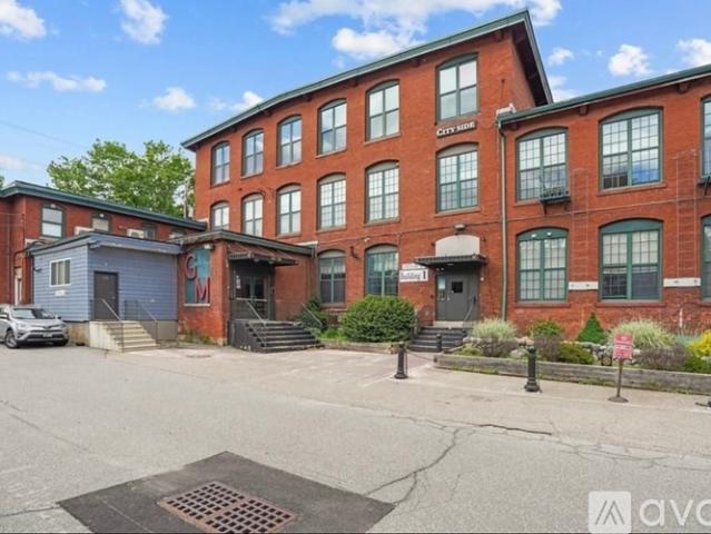 2 BR, 2 BA Apartment 1117 Douglas Ave, Unit 120, North Providence, RI 02904