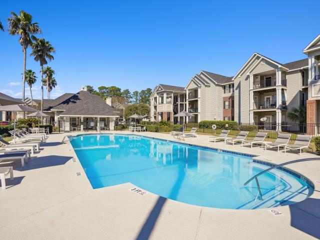 2 BR, 2 BA Apartment 111 South Palm Drive Unit 611, Brunswick, GA 31525