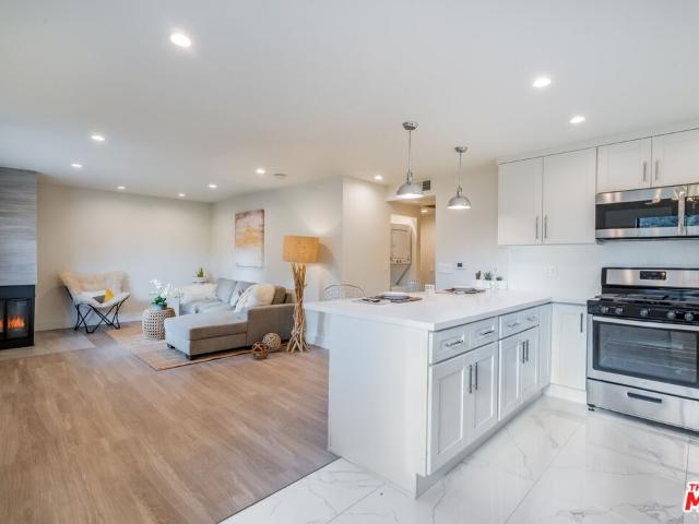 2 BR, 2 BA Apartment 11235 Richland Avenue, Los Angeles, CA 90064