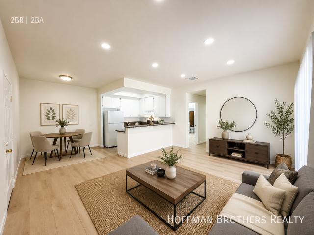2 BR, 2 BA Apartment 11459 Collins St, North Hollywood, CA 91601