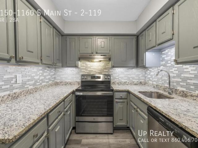 2 BR, 2 BA Apartment 1150 1160 S Main St, Middletown, CT 06457