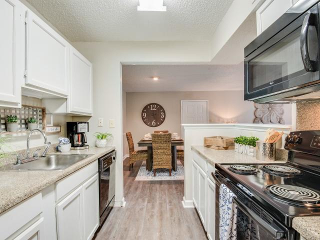 2 BR, 2 BA Apartment 11580 Perkins Road Unit 93, Baton Rouge, LA 70810