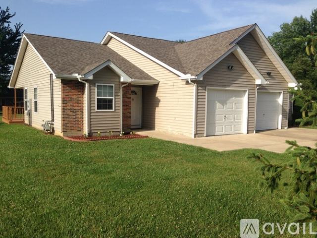 2 BR, 2 BA Apartment 115 B Dell Acres Drive, Unit B, Georgetown, OH 45121