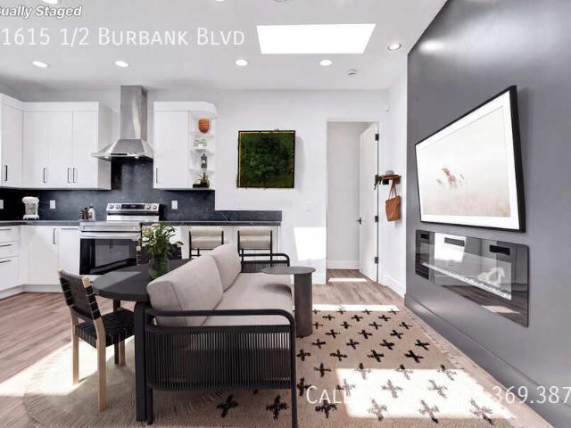 2 BR, 2 BA Apartment 11615 1/2 Burbank Blvd, North Hollywood, CA 91601