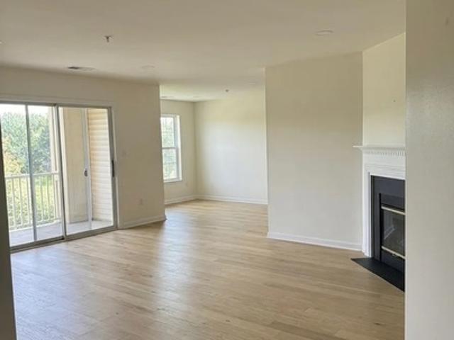 2 BR, 2 BA Apartment 11808 Eton Manor Drive, Unit 203, Germantown, MD 20876