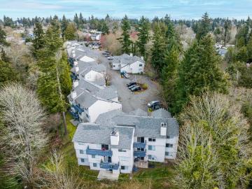 2 BR, 2 BA Apartment 11801 Ambaum Boulevard Southwest Unit 11 02, Seattle, WA 98146