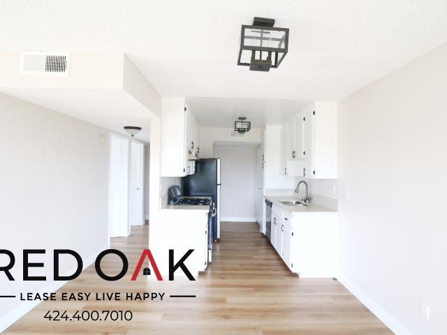 2 BR, 2 BA Apartment 11817 Victory Boulevard, Los Angeles, CA 91606