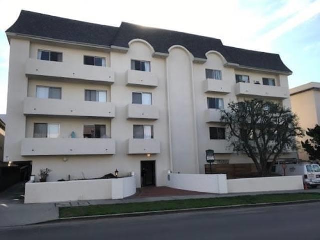 2 BR, 2 BA Apartment 11810 Mayfield Avenue Unit 202, Los Angeles, CA 90049