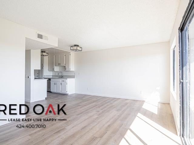 2 BR, 2 BA Apartment 11823 Victory Blvd, North Hollywood, CA 91606