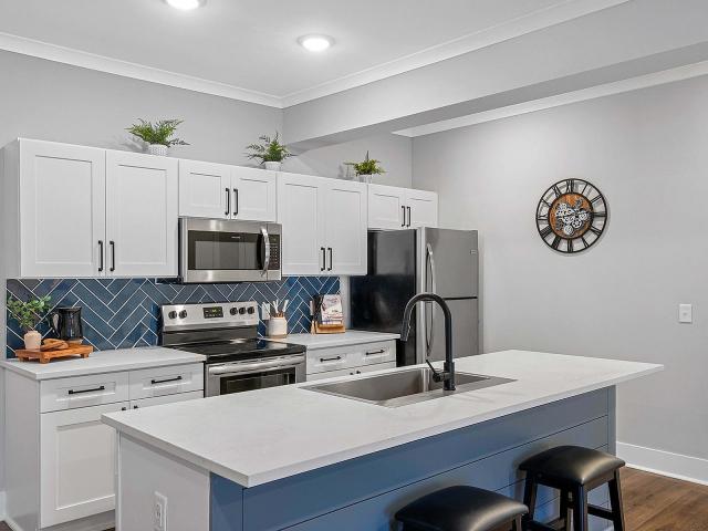 2 BR, 2 BA Apartment 11833 North Main Street Unit 2207, Jacksonville, FL 32218