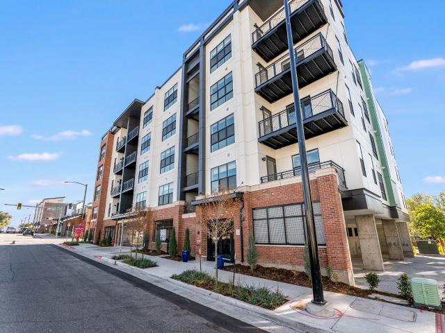 2 BR, 2 BA Apartment 1190 E Hampden Ave, Englewood, CO 80113