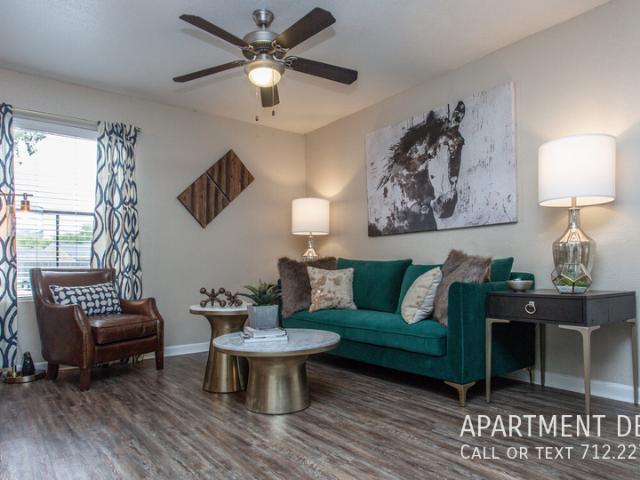2 BR, 2 BA Apartment 11916 Thoroughbred DrÂ, Houston, TX 77065