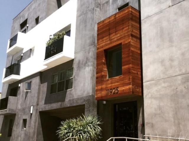 2 BR, 2 BA Apartment 11925 Kling Street, Valley Village, CA 91607