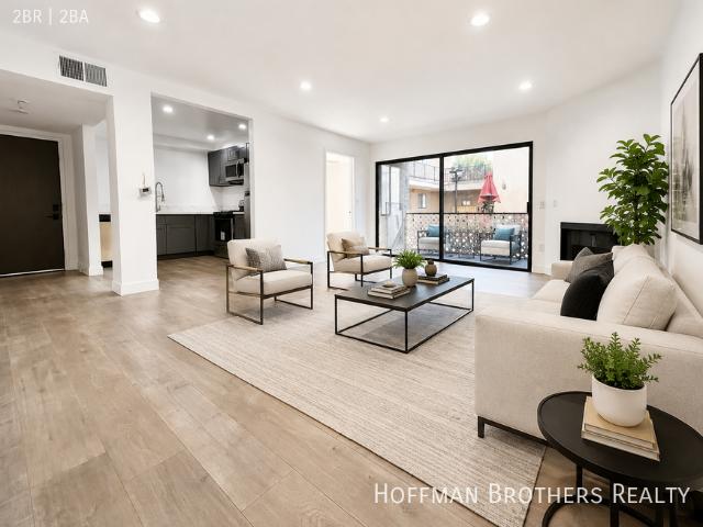 2 BR, 2 BA Apartment 11941 Weddington St, Valley Village, CA 91607