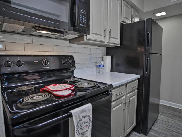 2 BR, 2 BA Apartment 1200 W Taylor St Unit 8 0130, Sherman, TX 75092