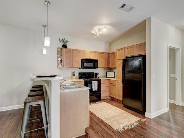 2 BR, 2 BA Apartment 1201 Covell Village Dr Unit 415, Edmond, OK 73003