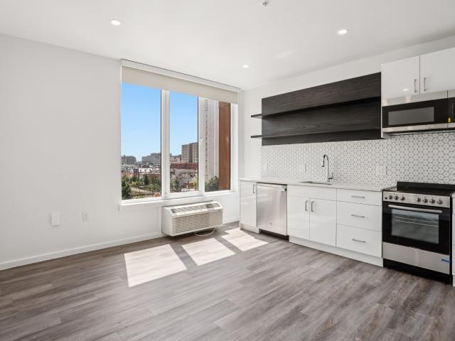 2 BR, 2 BA Apartment 1201 Vine St, Philadelphia, PA 19107