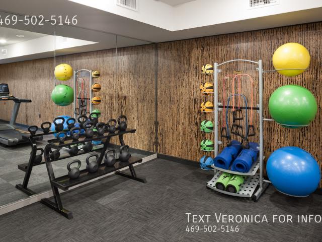 2 BR, 2 BA Apartment 120 Turtle Creek Blvd, Dallas, TX 75207